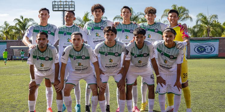 Golea Cachorros de León a Santa Ana del Conde y se mantiene en los punteros