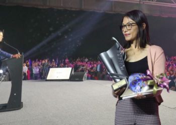Laura Galván es reconocida como una de las “Mujeres que Cambian el Mundo, Inspirando Grandeza”