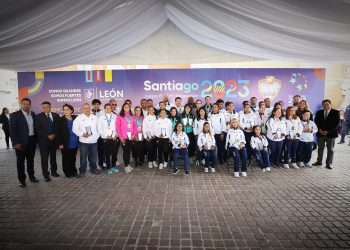 Entregan reconocimiento e incentivo económico a deportistas medallistas leoneses