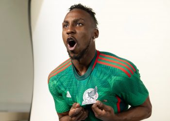 Julián Quiñones encabeza convocatoria de México por el pase a Copa América