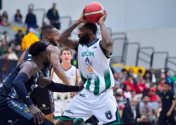 Fuerza Regia adelanta la Final de Zona sobre las Abejas de León