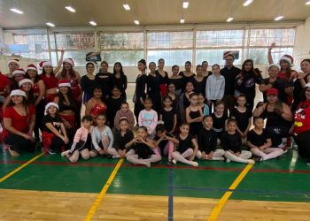 Demuestran talento escuelas de baile de Comude León