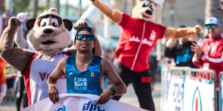 El guanajuatense Jair Rangel se corona en el Maratón Pacífico Mazatlán 2023