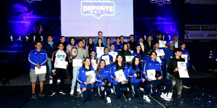 Entregan el Premio Municipal del Deporte en Irapuato