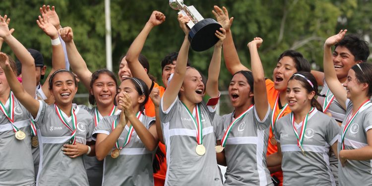 El equipo femenil de Mineros Querétaro se consagra campeón en la primera edición del Torneo de la Luna.