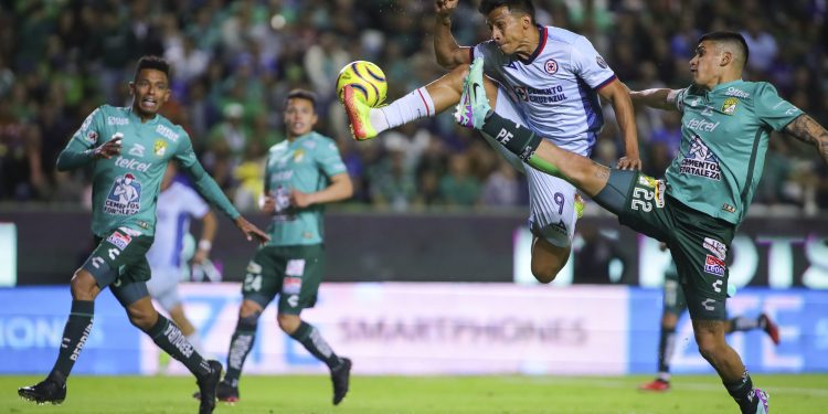 ¡Apagón! León no ve la luz y cae otra vez en casa, ahora ante Cruz Azul