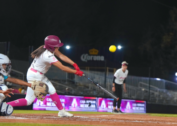 Bravas de León caen ante Sultanes en el primer juego de su última serie en casa