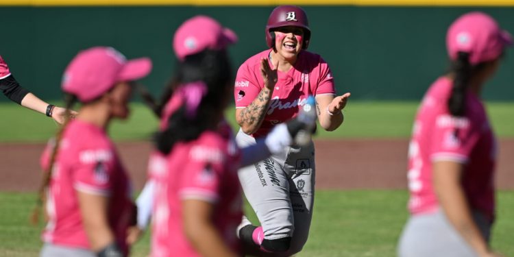 Reciben Bravas de León paliza de las Diablas Rojas