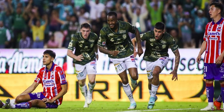 Contra la pared, León se impone al Atlético de San Luis de forma agónica