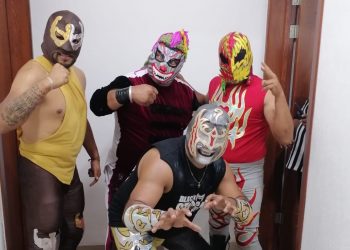 Presentan función de lucha libre en deportiva Nuevo Milenio