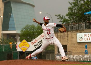 Refuerza Samuel Adames el bullpen de los Bravos de León