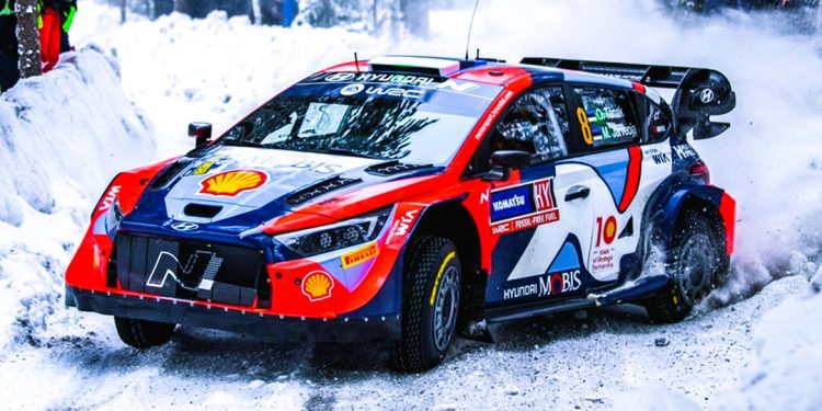 Kalle y Ott abandonaron este viernes, Takamoto a la cabeza, por lo pronto