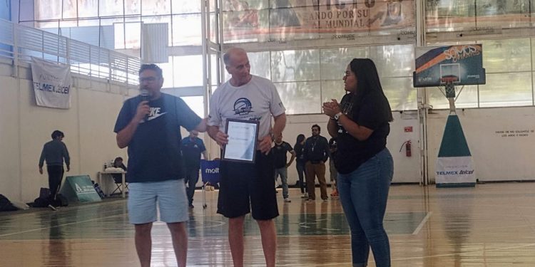 Refuerzan conocimientos en el cierre de clínica del coach Bob Mackinnon