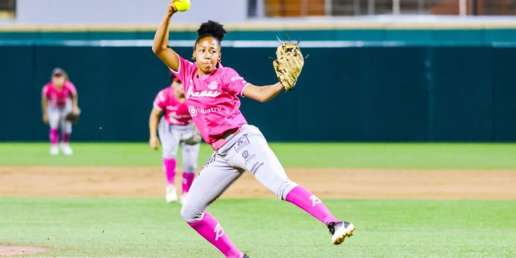 El Águila de Veracruz domina a Bravas de León con cuadrangulares