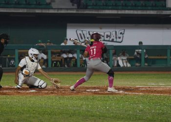 Bravas de León deja ir el triunfo en el cierre del juego ante Olmecas