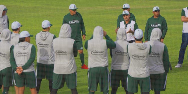 Salomónico empate entre Bravos de León y Rieleros en Uriangato