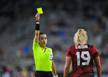 ¡20 años después otra mujer! Katia Itzel García silbará como central en la Liga Mx