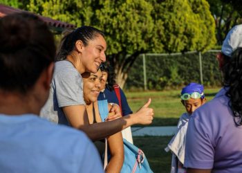 Convive Liliana Ibáñez con leoneses previo a su participación en el Encuentro Mujer y Deporte
