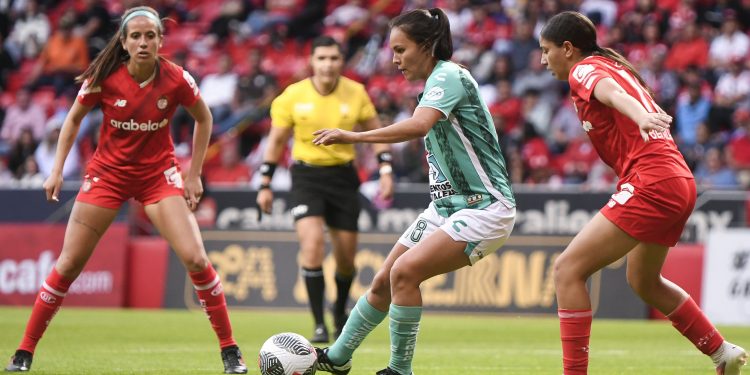 León Femenil saca empate sin sabor en su visita a Toluca