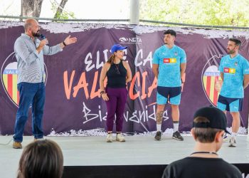 Da inicio el campamento de futbol del Valencia CF en León