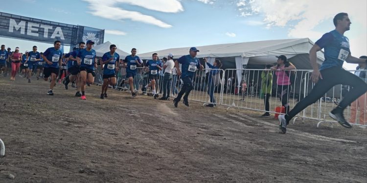 Servidores públicos de León se activan con la carrera atlética «Somos León»