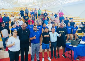 Entrenadores celayense de basquetbol reciben clínica con ponentes internacionales