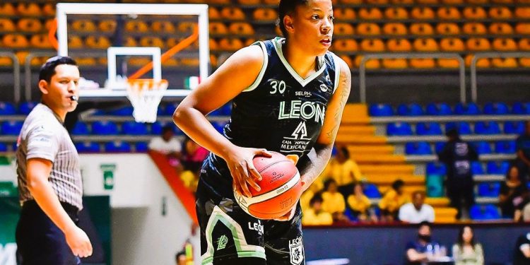 Gia Pack regresa a la duela del Domo de la Feria