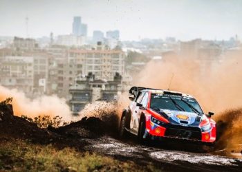 Thierry Neuville aventaja en el Rally de Kenia 2024
