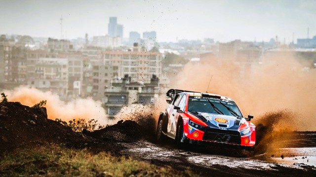 Thierry Neuville aventaja en el Rally de Kenia 2024