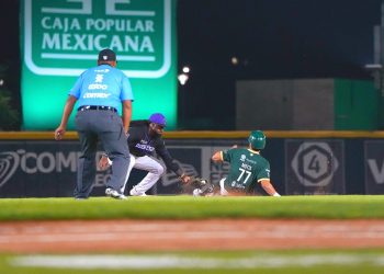 Bravos de León se lleva el segundo ante Conspiradores y va por su primera barrida