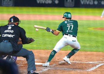 Se le escapa la barrida a Bravos de León ante Conspiradores