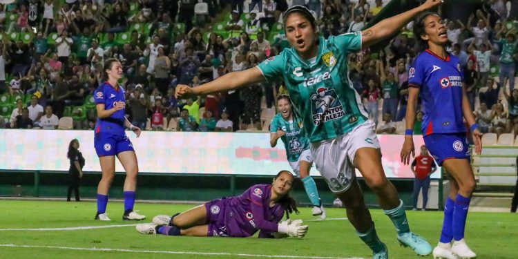 Agónico triunfo de León Femenil ante Cruz Azul y se acercan a la liguilla