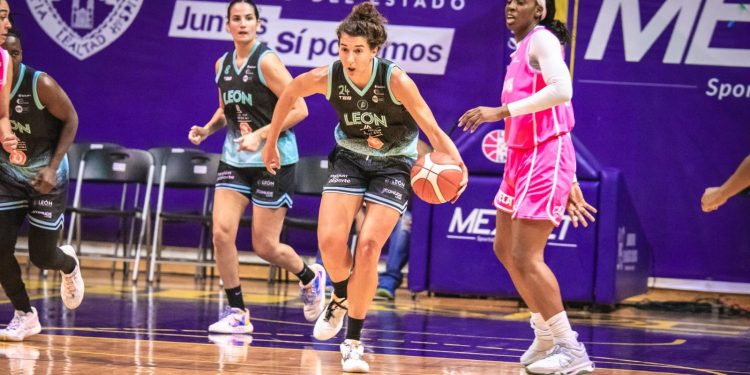 Se estrenan Abejas de León Femenil en la temporada con derrota ante Adelitas