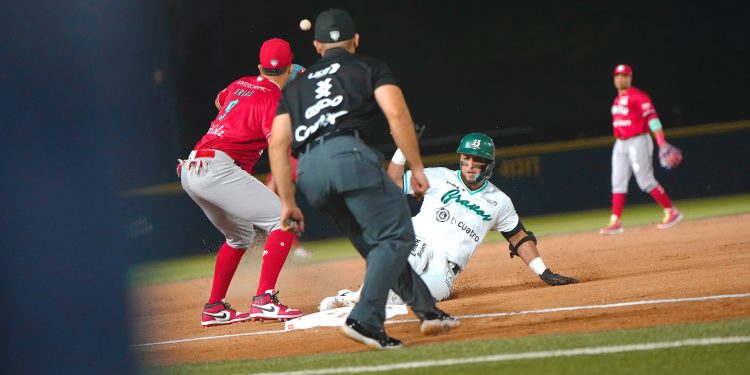 Bravos de León sufe segunda caída en casa ante Diablos Rojos
