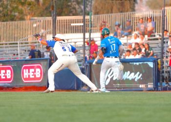 Bravos de León iguala la serie ante El Águila de la mano de Micker Adolfo
