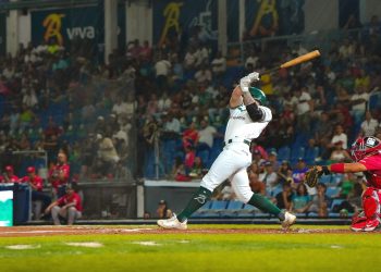 Abren Bravos de León serie en casa ante Piratas con triunfo