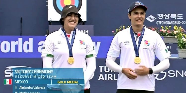 Consigue Matías Grande oro con Alejandra Valencia, en Copa del Mundo