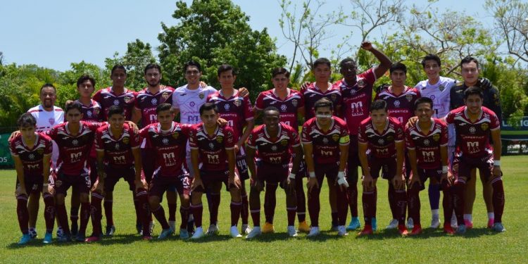 Petroleros de Salamanca sufre goleada y es eliminado de la Liga Premier