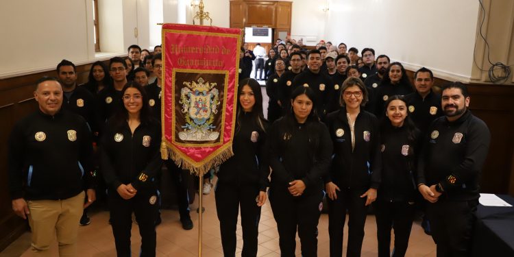 Abanderan a delegación de la Universidad de Guanajuato rumbo a Universiada Nacional