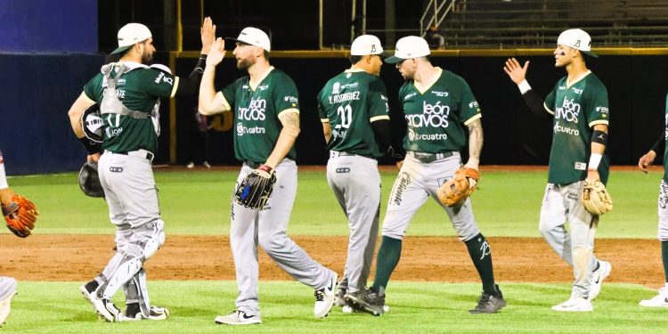 Los Bravos de León consiguen su primera serie de visita de la temporada 2024 en Oaxaca