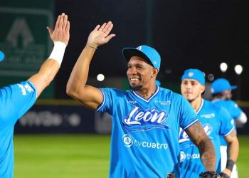 Remolca Eddy Díaz a Bravos de León para igualar la serie ante Tigres