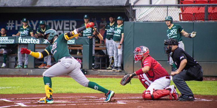 Se estrena Matías Carrillo con derrota como manager de Bravos de León