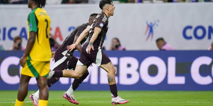 México vence con lo justo a Jamaica en su debut en la Copa América 2024