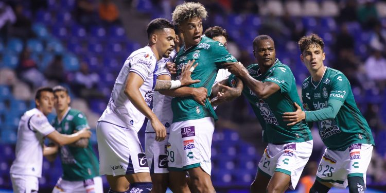 Sobresale Jhonder Cádiz, pero León no le puede ganar a Puebla