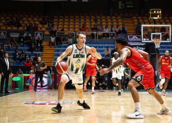 Abejas de León es superado por Diablos Rojos del México en su regreso al Domo de la Feria
