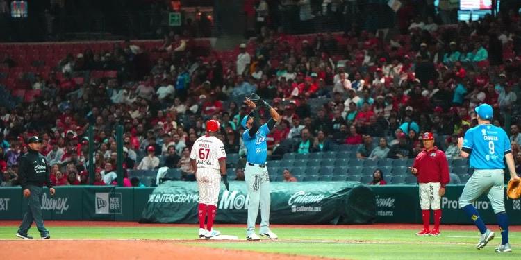 Bravos de León se mete a casa de Diablos Rojos del México por cierre digno