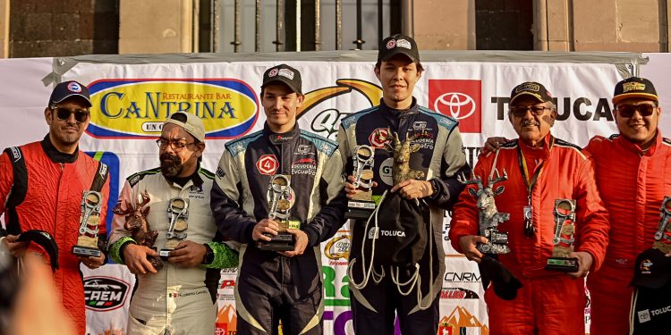 Gustavo Uriostegui y David Hernández se llevan el primer lugar absoluto del Rally Otomí