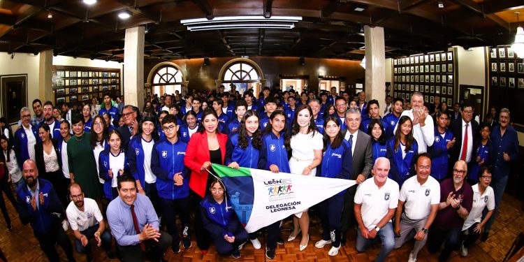 Abanderan a deportistas participantes en ‘The International Children’s Games’