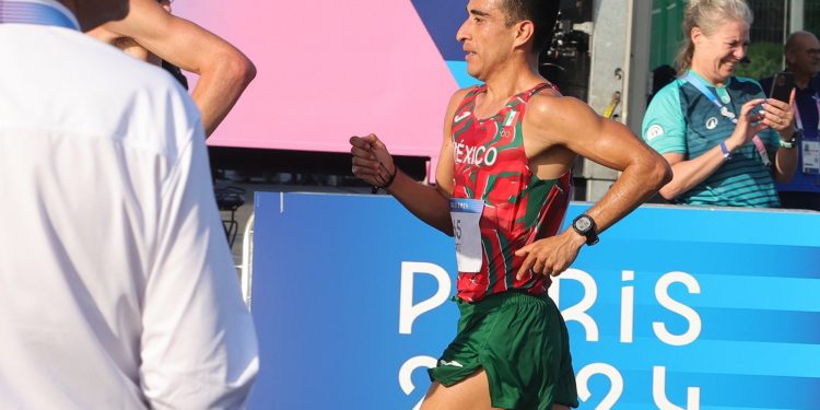 Ricardo Ortiz con aceptable actuación en los 20km de marcha en París 2024
