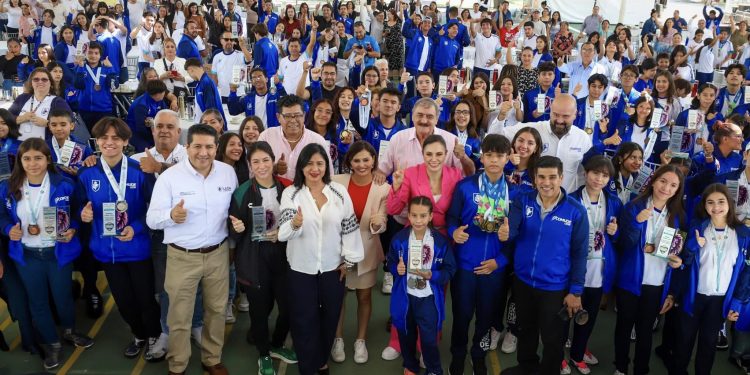 Reconocen a medallistas leoneses de los Juegos Nacionales CONADE 2024 y los International Children´s Games